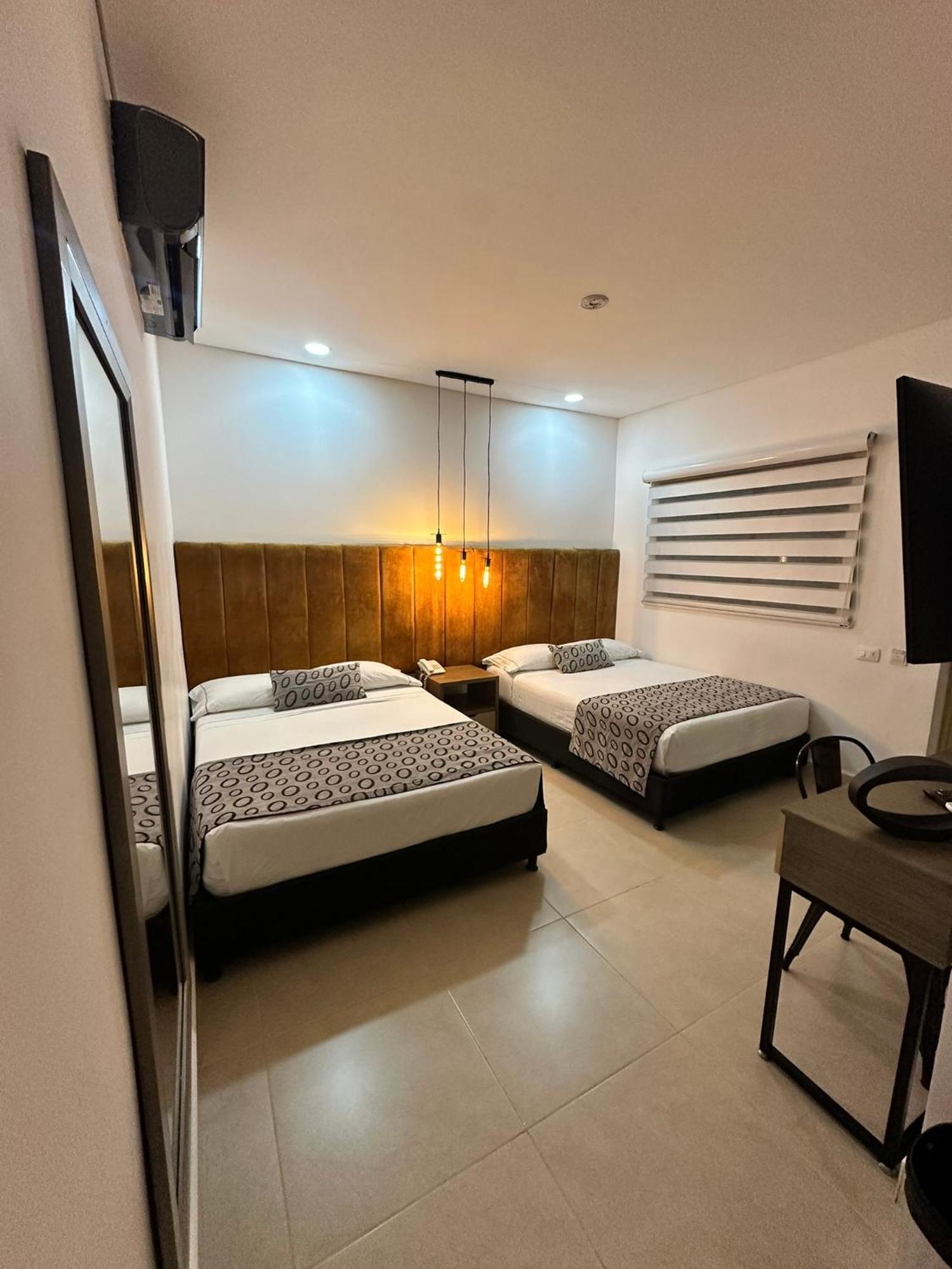 Hotel Merlott Lleras Medellín Esterno foto