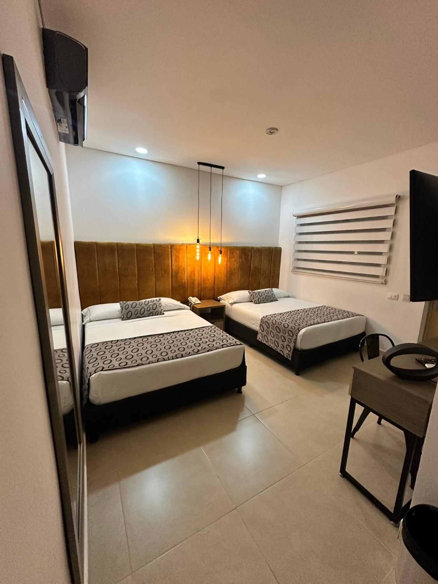 Hotel Merlott Lleras Medellín Esterno foto