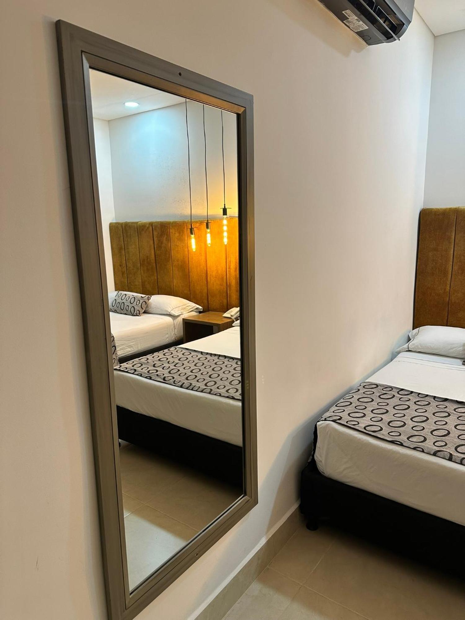 Hotel Merlott Lleras Medellín Esterno foto