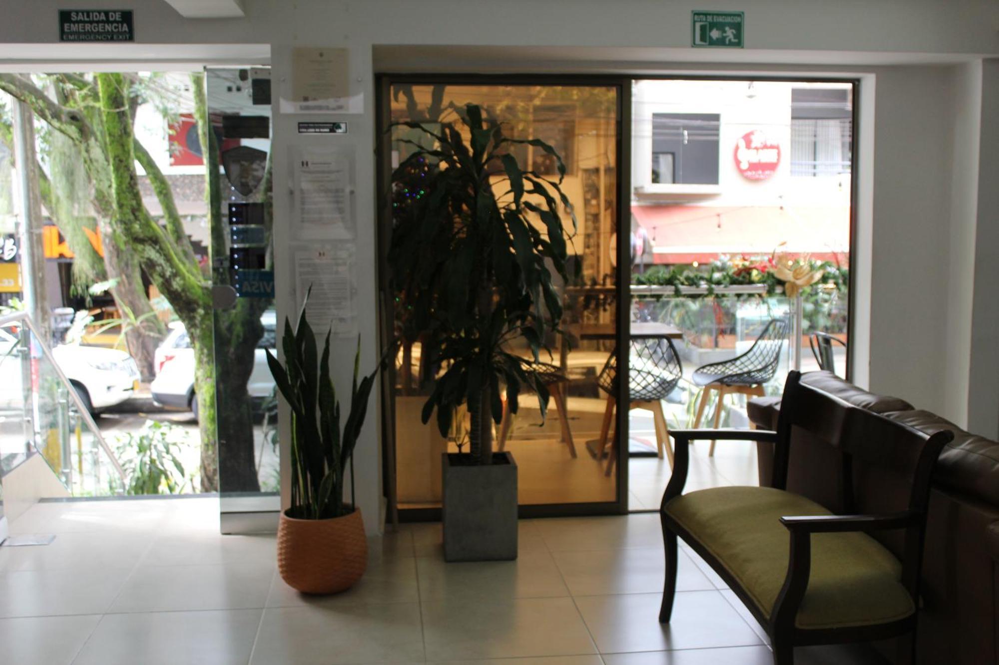 Hotel Merlott Lleras Medellín Esterno foto