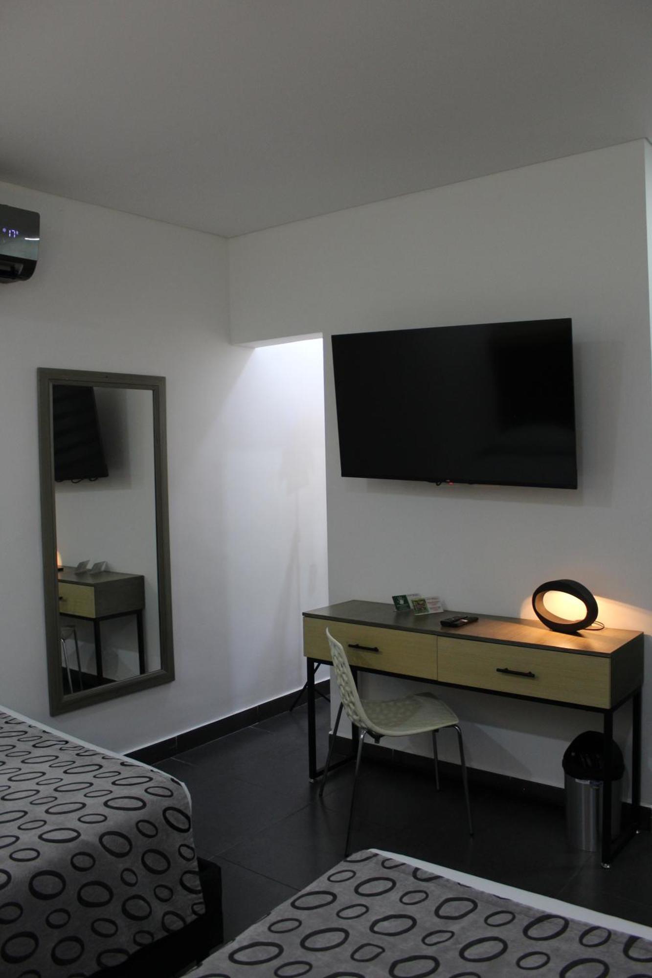 Hotel Merlott Lleras Medellín Esterno foto