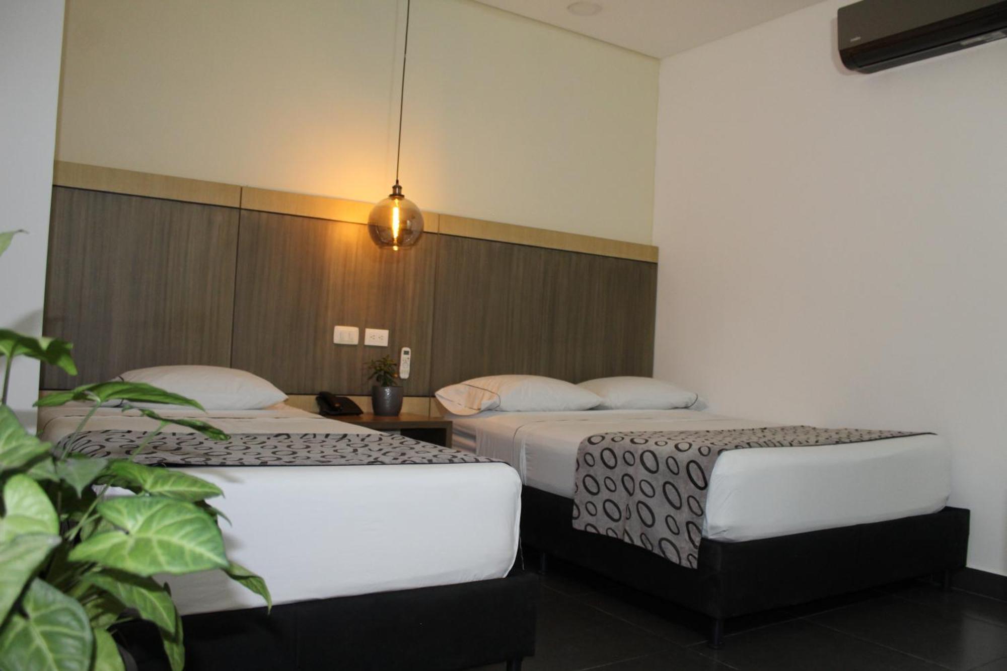 Hotel Merlott Lleras Medellín Esterno foto