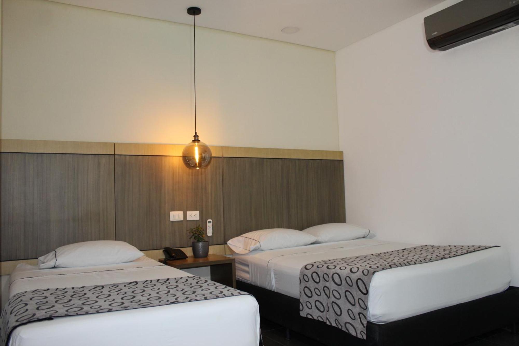 Hotel Merlott Lleras Medellín Esterno foto