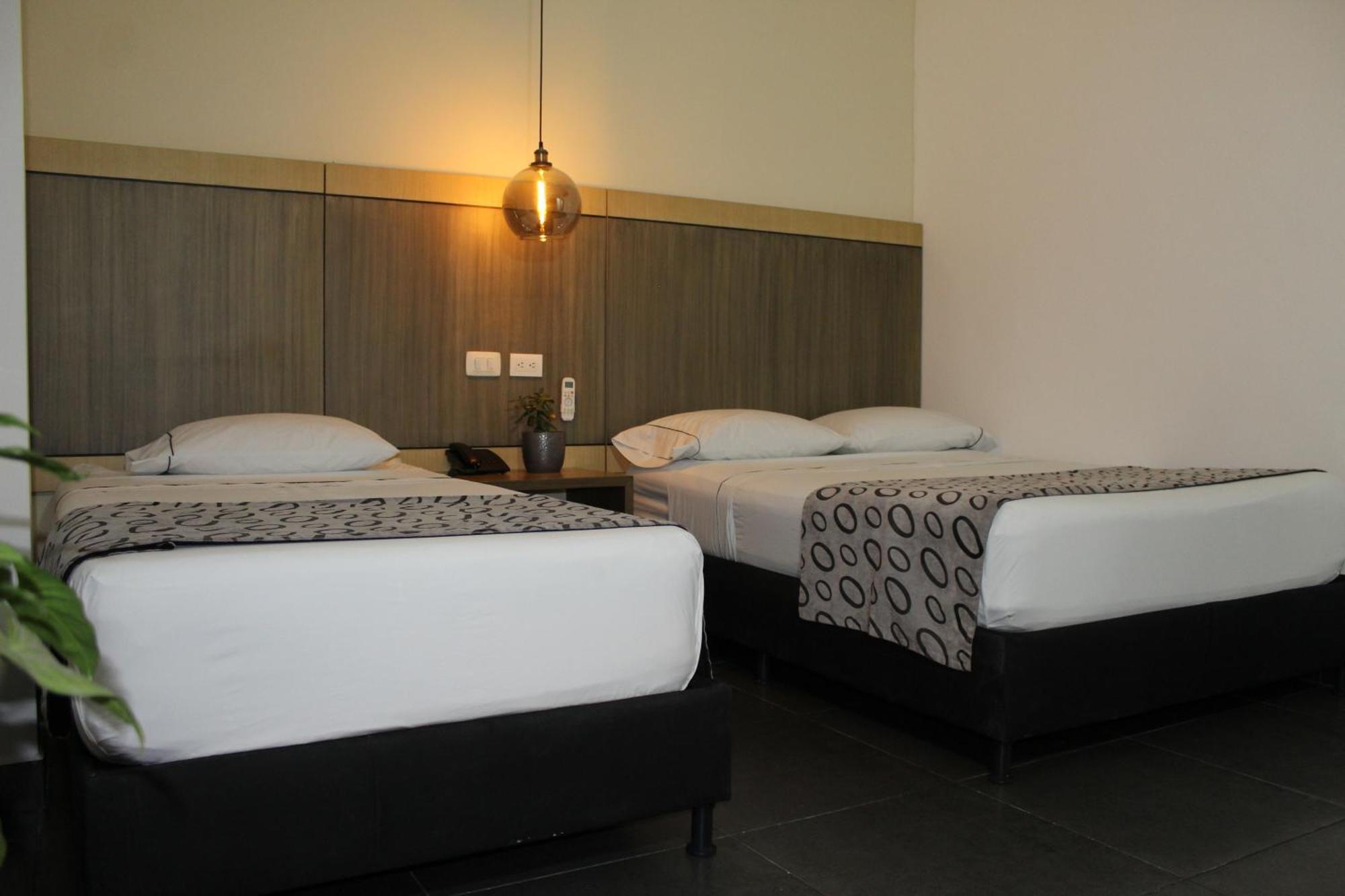 Hotel Merlott Lleras Medellín Esterno foto