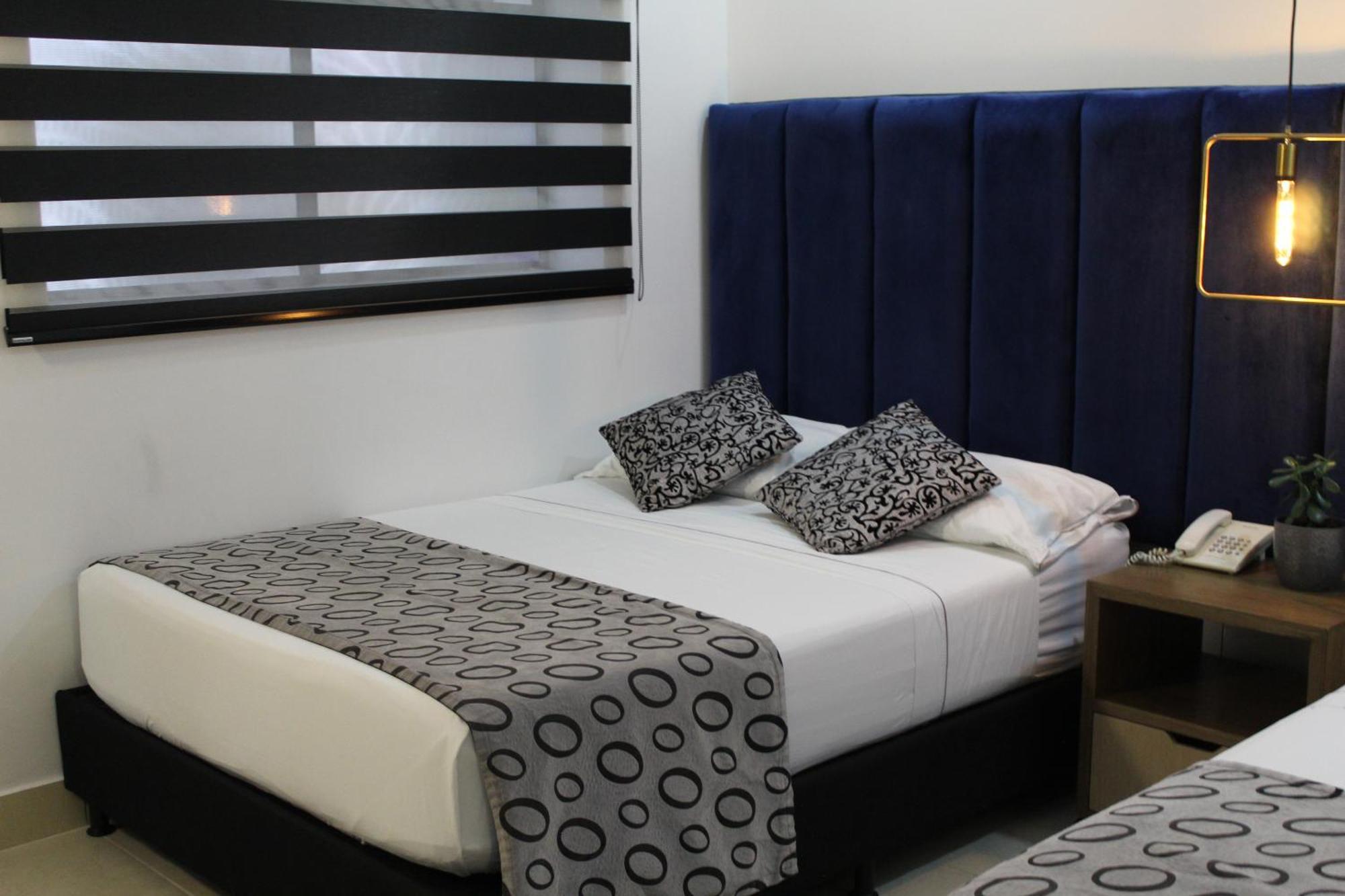 Hotel Merlott Lleras Medellín Esterno foto